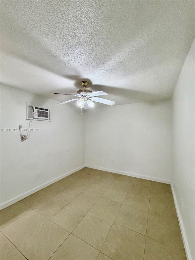 1045 SW 4th St, Unit 2, Miami, FL 33130 Photo
