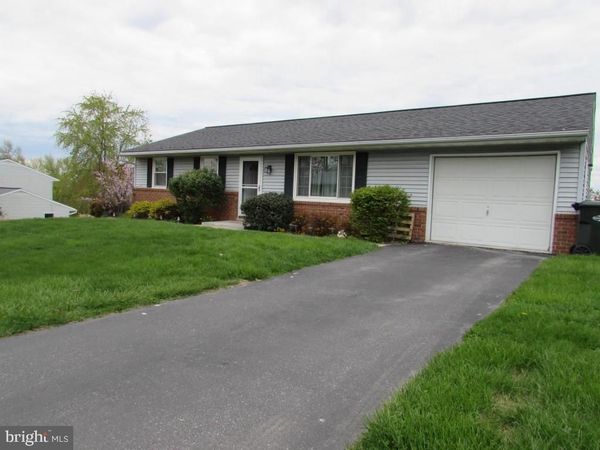 3157 GREENRIDGE DRIVE, LANCASTER, PA 17601