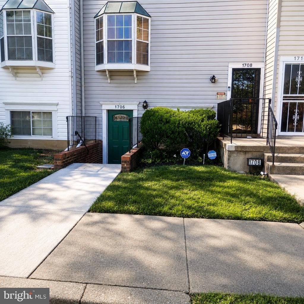 1706 BROOKSQUARE DRIVE, CAPITOL HEIGHTS, MD 20743