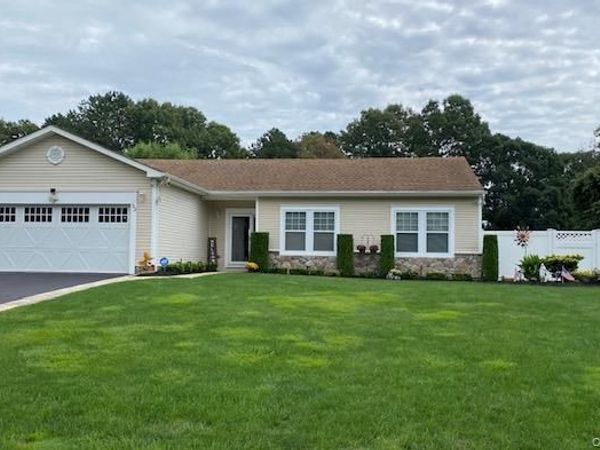 32 Pondview Circle, Shirley, NY 11967