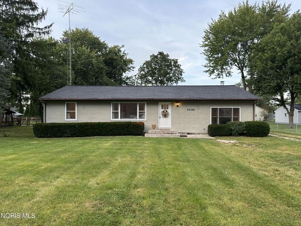 23349 W Centerfield Drive, Genoa, OH 43430