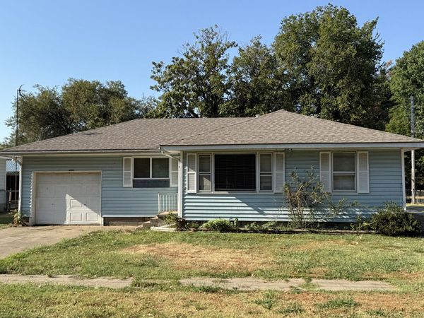 313 W Excelsior Avenue , Vinita, OK 74301