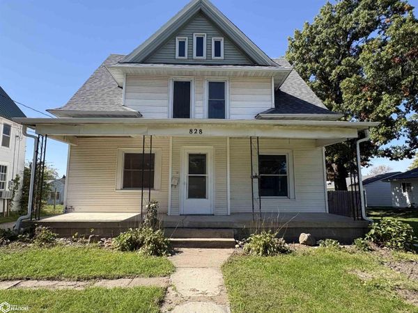 828 Drake Avenue, Centerville, IA 52544
