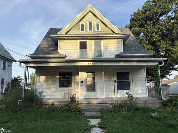 828 Drake Avenue, Centerville, IA 52544