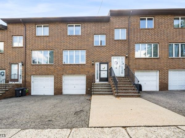 146 Main St, East Rutherford, NJ 07073