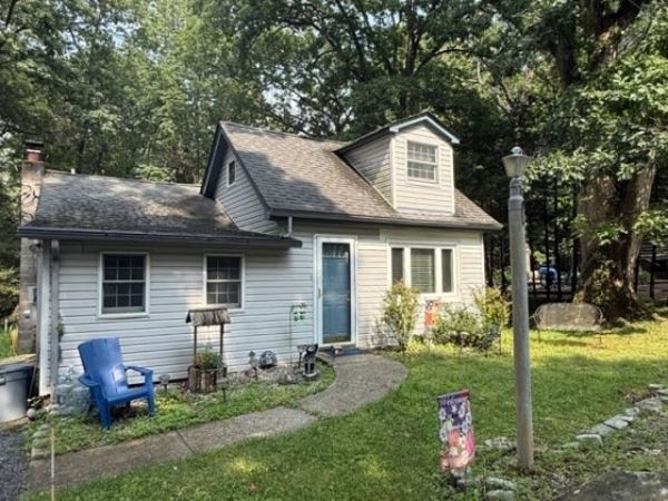 10 Pochuck Dr, Vernon, NJ 07461