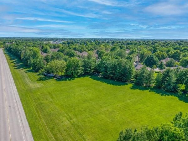 SW Raintree Drive, Lee's Summit, MO 64082