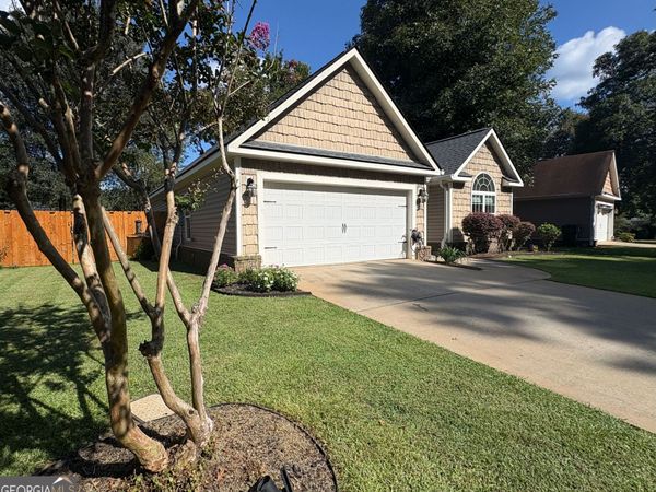 304 Madison Place Parkway, Byron, GA 31008