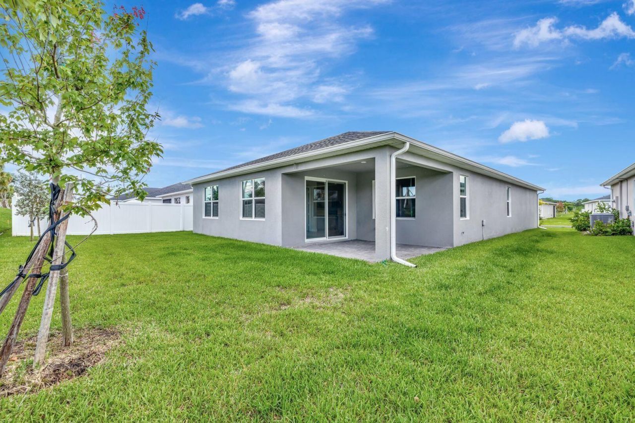 8606 Dahlia Circle, Port Saint Lucie, FL 34986 Photo