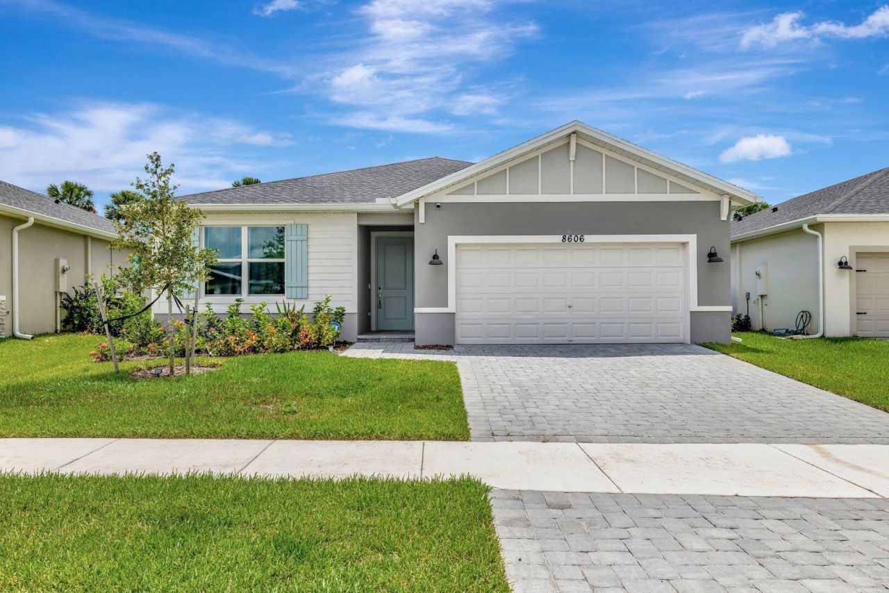 8606 Dahlia Circle, Port Saint Lucie, FL 34986 Photo