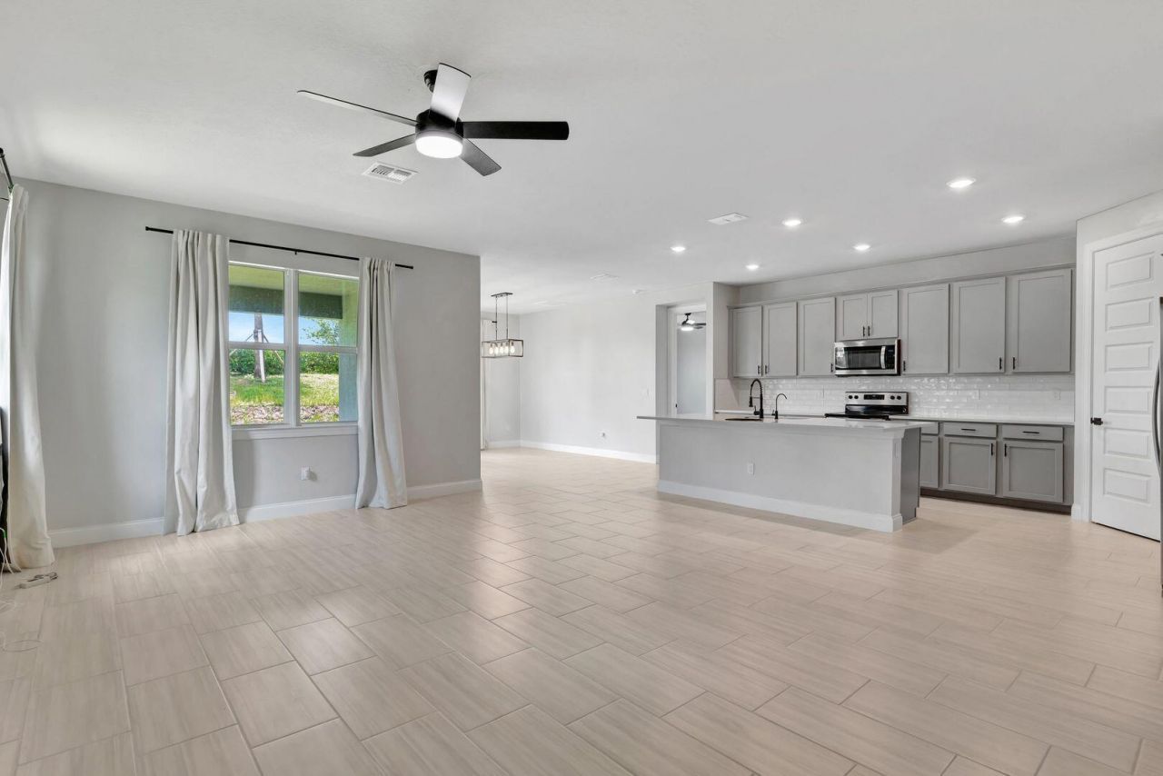 8606 Dahlia Circle, Port Saint Lucie, FL 34986 Photo