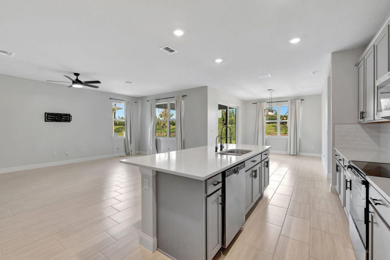 8606 Dahlia Circle, Port Saint Lucie, FL 34986 Photo