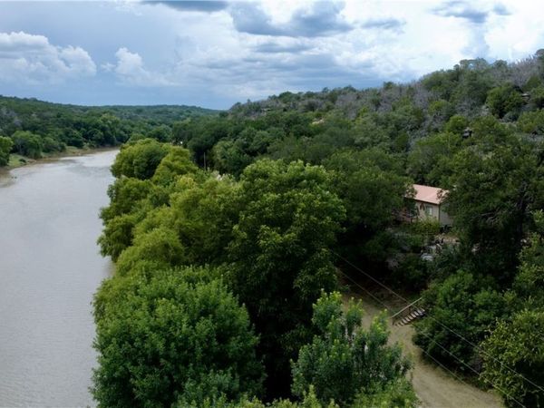 2212 N River Road, Lampasas, TX 76550