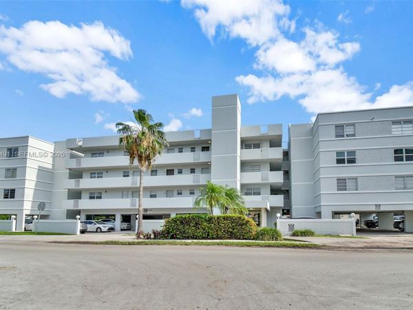 3527 NE 168th St , Unit 203, North Miami Beach, FL 33160