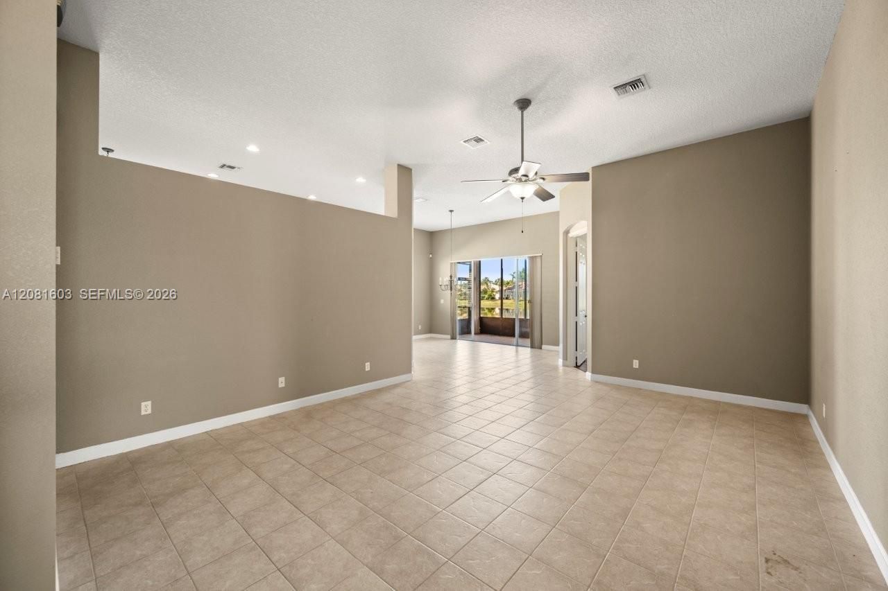 303 NW Somerset Cir, Port Saint Lucie, FL 34983 Photo