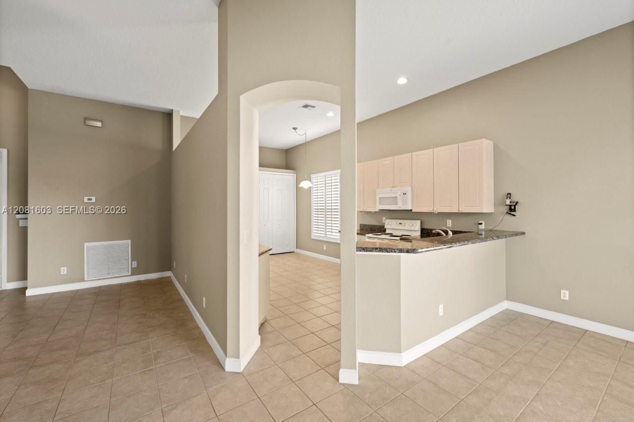 303 NW Somerset Cir, Port Saint Lucie, FL 34983 Photo