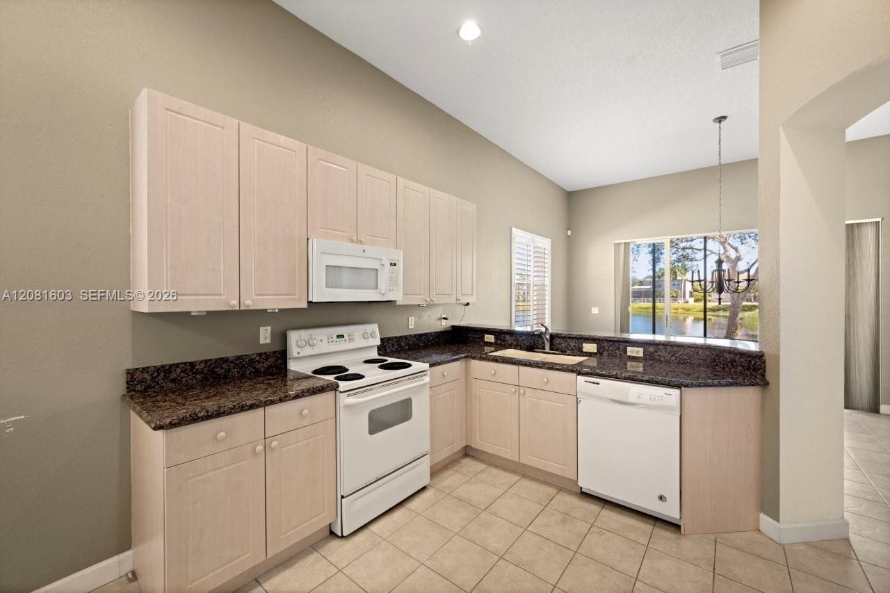303 NW Somerset Cir, Port Saint Lucie, FL 34983 Photo