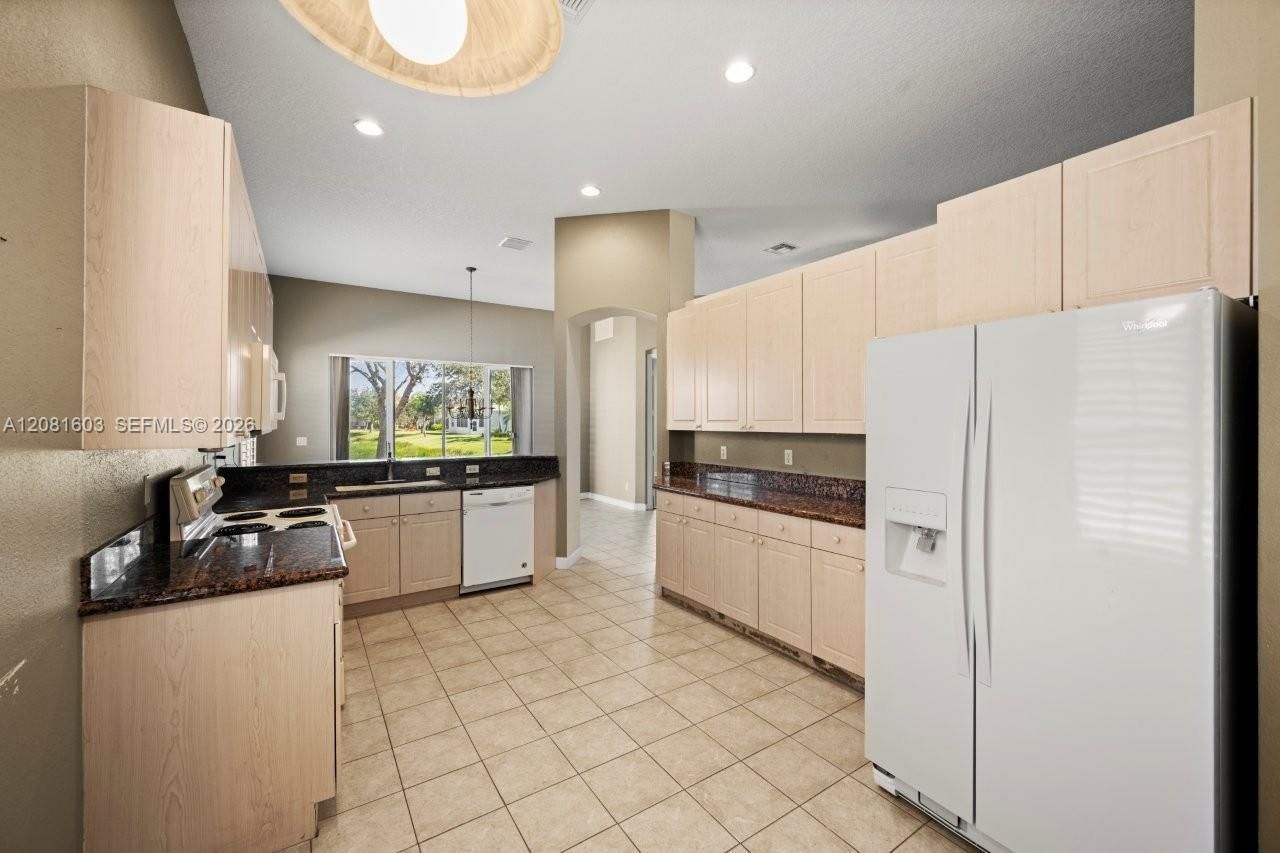 303 NW Somerset Cir, Port Saint Lucie, FL 34983 Photo