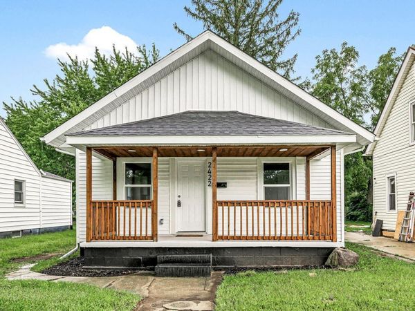 2422 Kenwood Avenue, South Bend, IN 46628