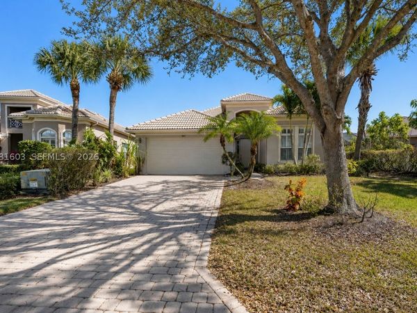 303 NW Somerset , Port St Lucie, FL 34983