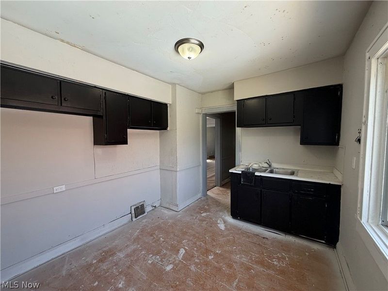 3305 W 33rd Street, Cleveland, OH 44109 Photo 15