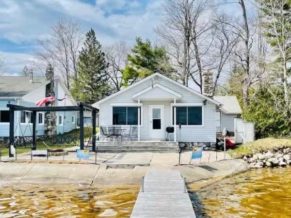 6080 Paradise Trail, Carp Lake, MI 49718