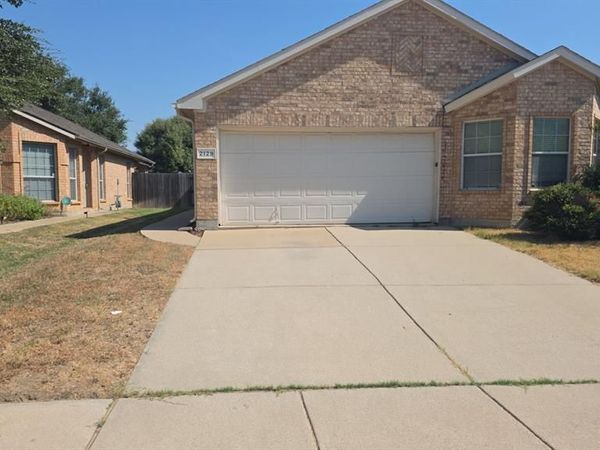 2129 Charmion Lane, Fort Worth, TX 76131