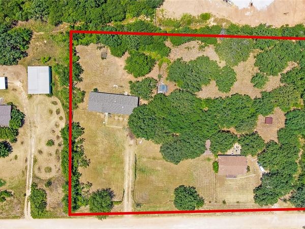 2309 Daniels Drive, Joshua, TX 76058
