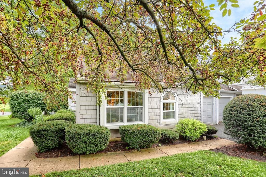 268 CRESCENT DRIVE, HERSHEY, PA 17033