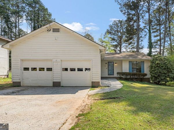 528 Raintree Drive, Jonesboro, GA 30238