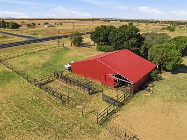9110 SW Baseline Road, Faxon, OK 73540