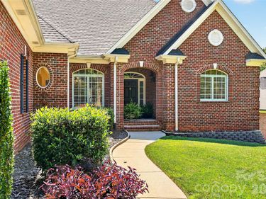 3574 Live Oaks Avenue , Terrell, NC 28682