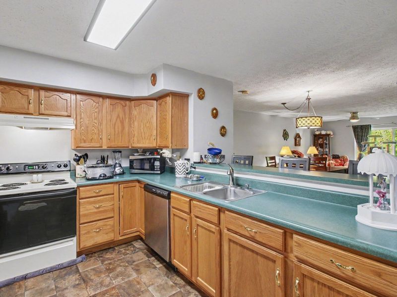 1550 Taramore Drive, Unit 102, Florence, KY 41042 Photo 9