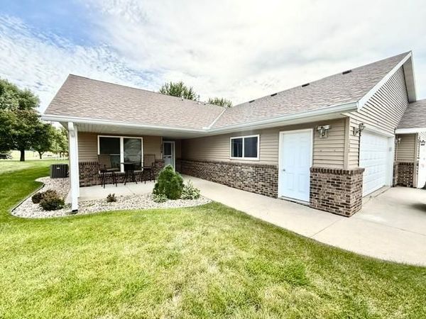 308 Aspenwood Drive , Redwood Falls, MN 56283