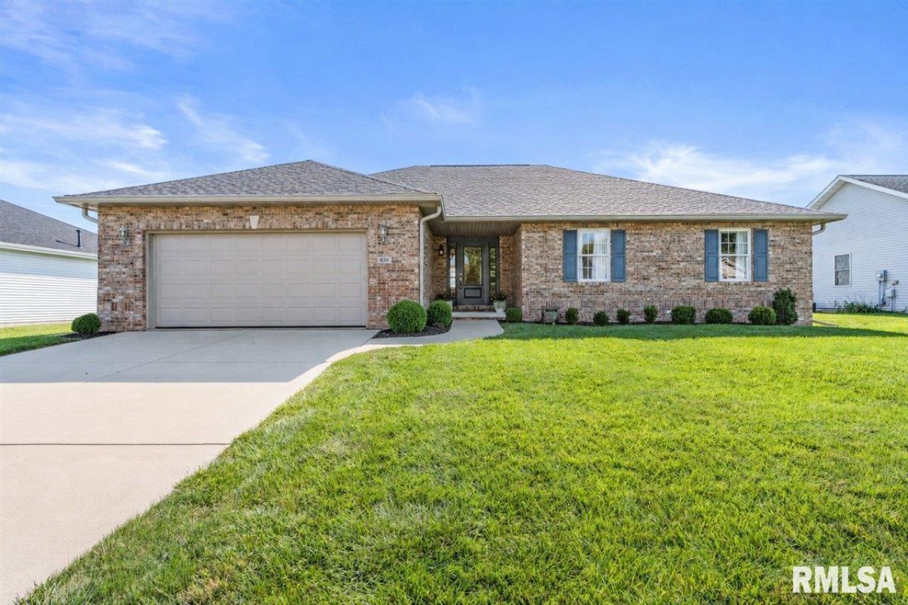 820 Elk Crest Court, Chatham, IL 62629 Main Photo