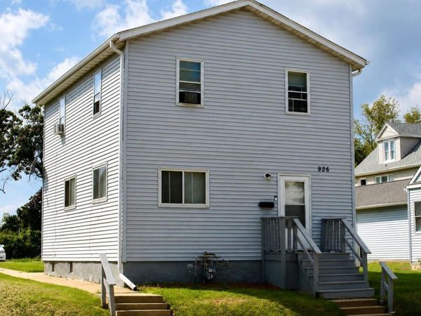 926 N Memorial DRIVE, Racine, WI 53404