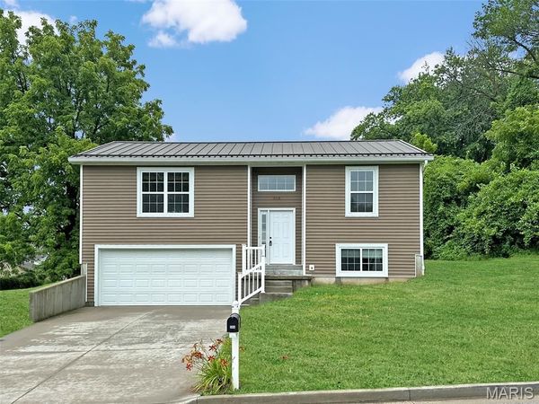 304 Vine Street , New Haven, MO 63068