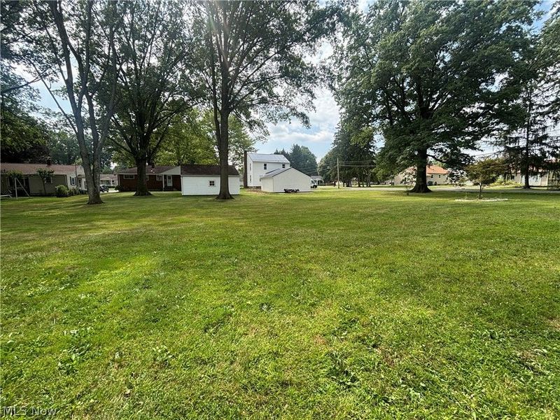 205 Mansell Drive, Liberty, OH 44505 Photo 2