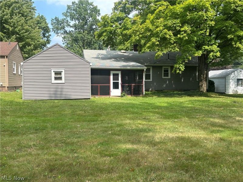 205 Mansell Drive, Liberty, OH 44505 Photo 3