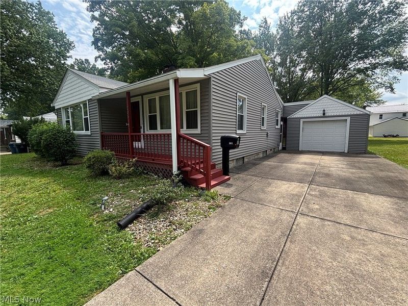 205 Mansell Drive, Liberty, OH 44505 Photo 4