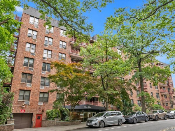 43-25 Douglaston Parkway, Unit #2-G, Douglaston, NY 11363