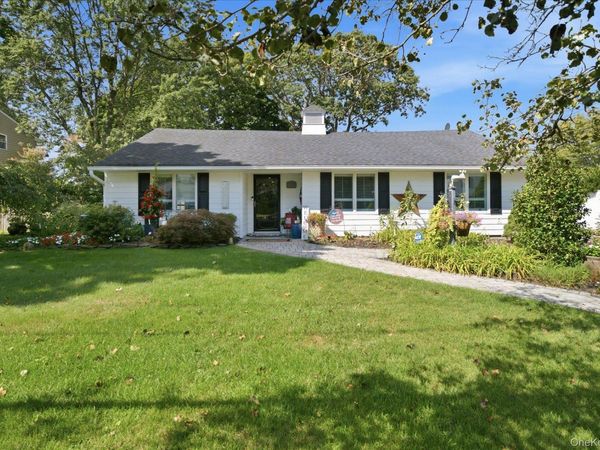 4 Fairlane Drive , Selden, NY 11784