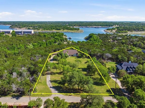 71 Wrangler Drive , Morgans Point Resort, TX 76513