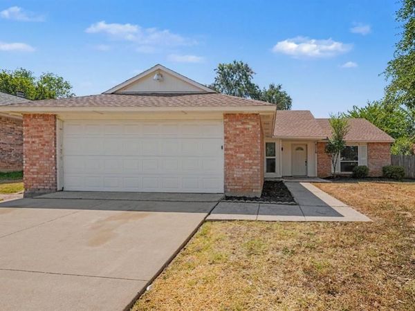 7116 Blackberry Drive, Arlington, TX 76016