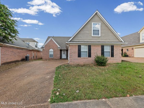 1130 Warwick Place, Southaven, MS 38671