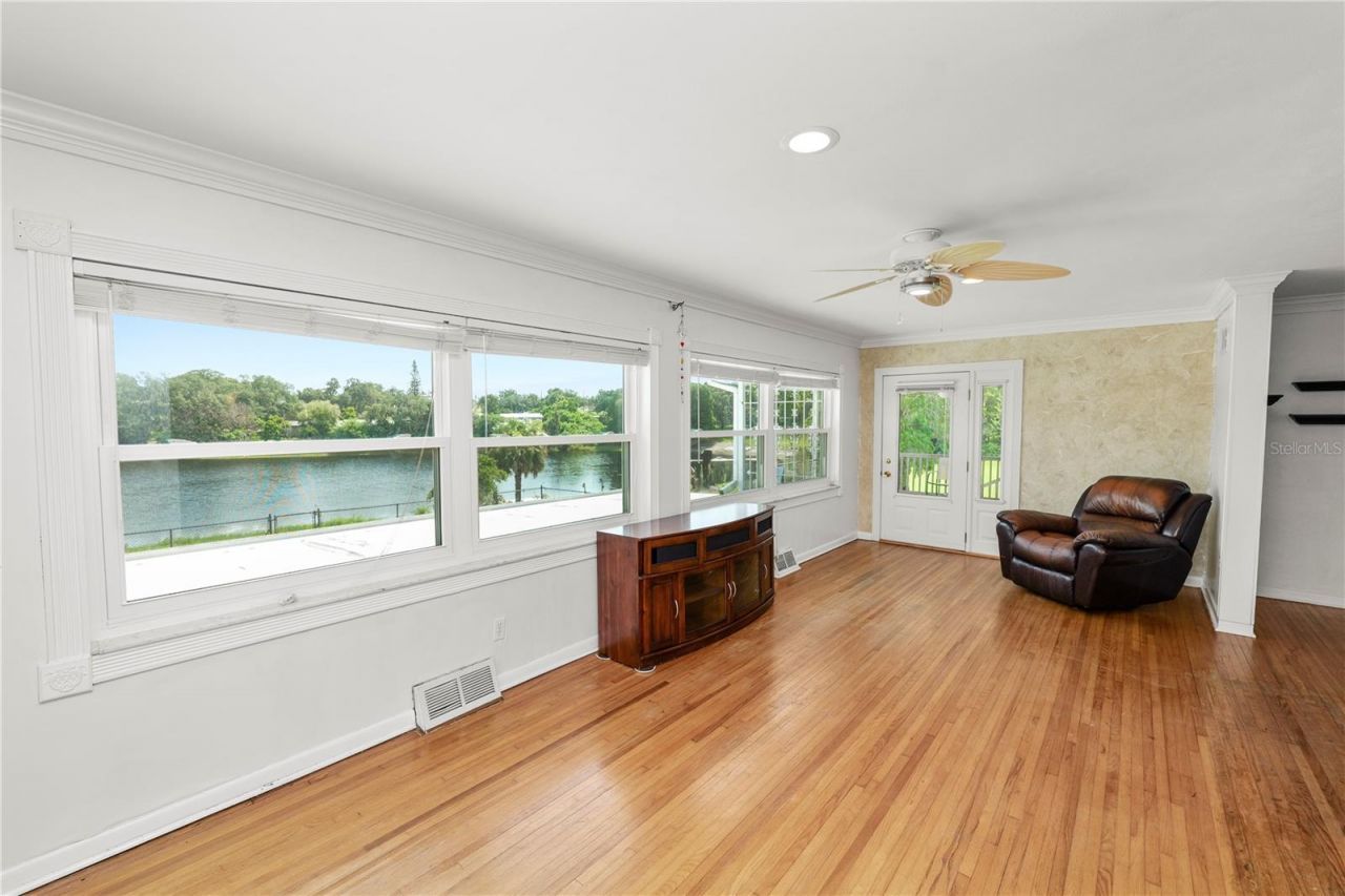 228 W Lake Ina Drive, Winter Haven, FL 33884 Photo