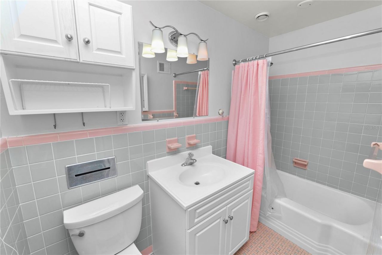 228 W Lake Ina Drive, Winter Haven, FL 33884 Photo