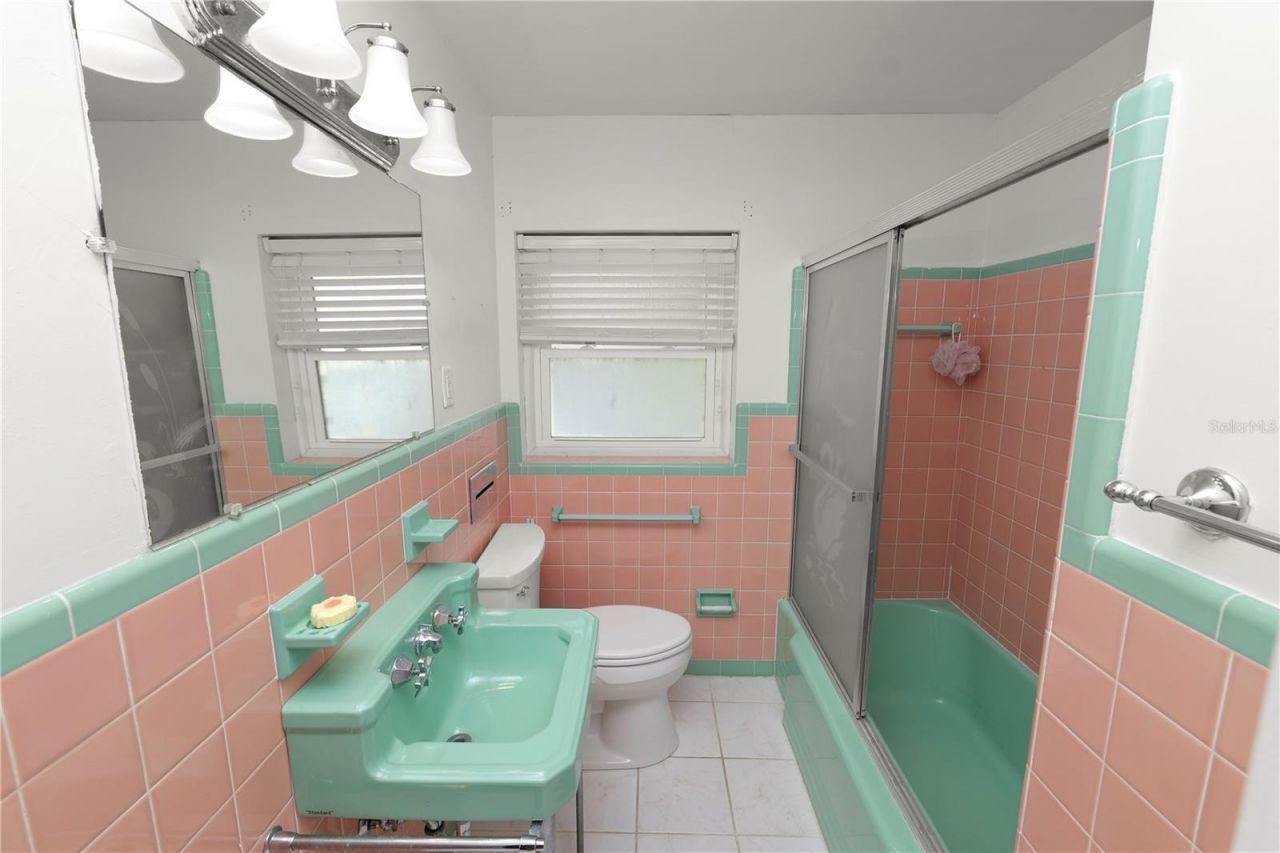 228 W Lake Ina Drive, Winter Haven, FL 33884 Photo