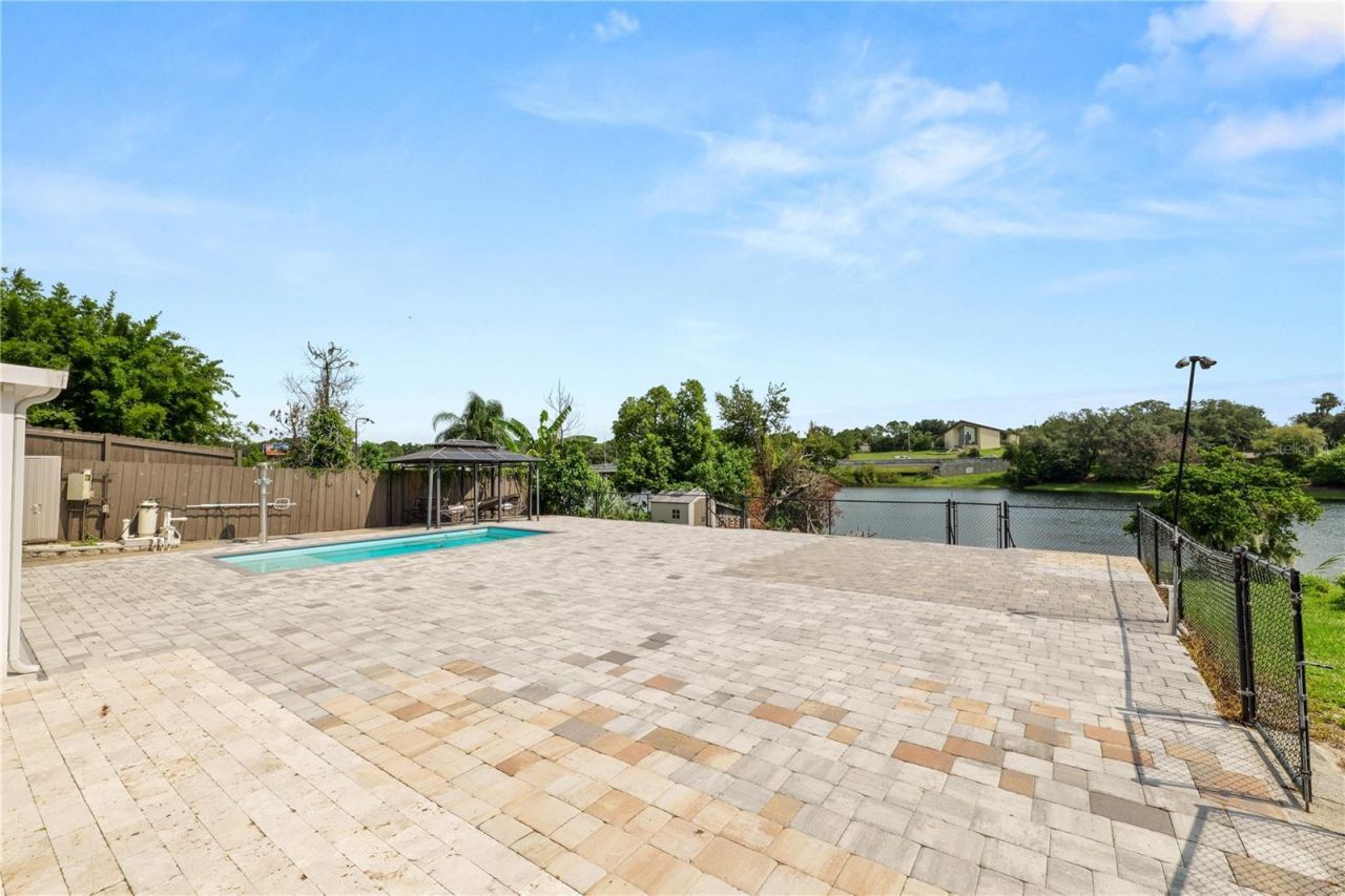228 W Lake Ina Drive, Winter Haven, FL 33884 Photo