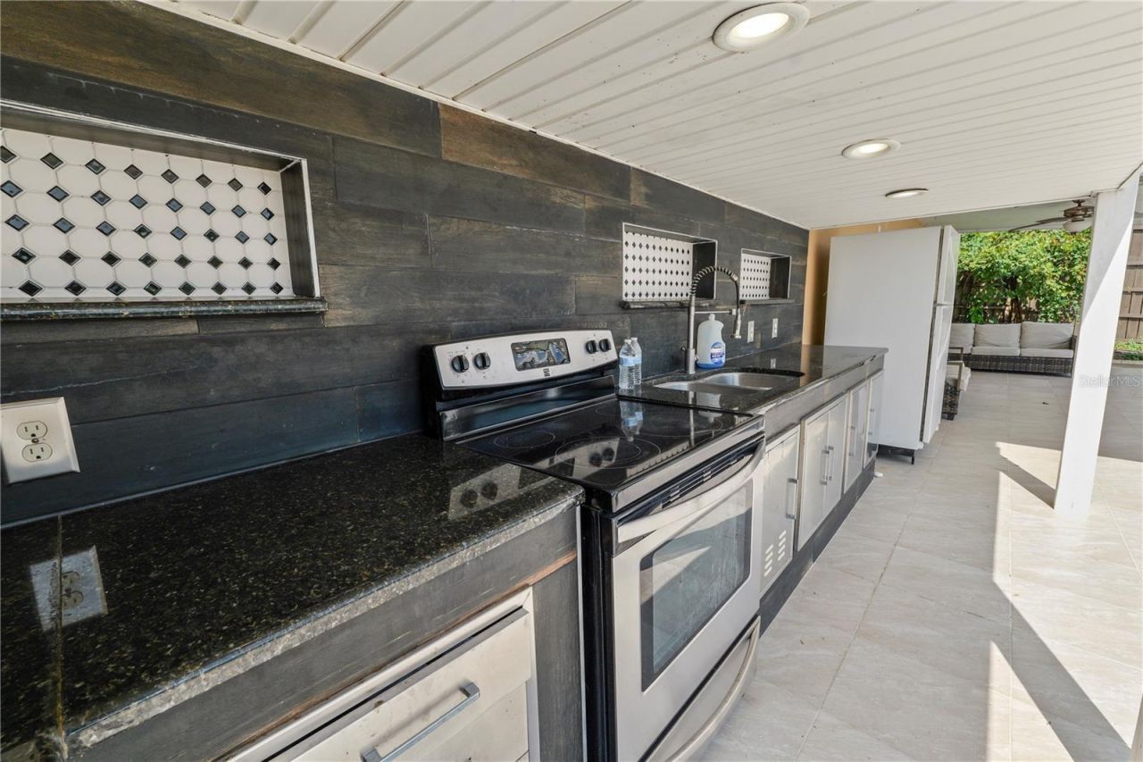 228 W Lake Ina Drive, Winter Haven, FL 33884 Photo